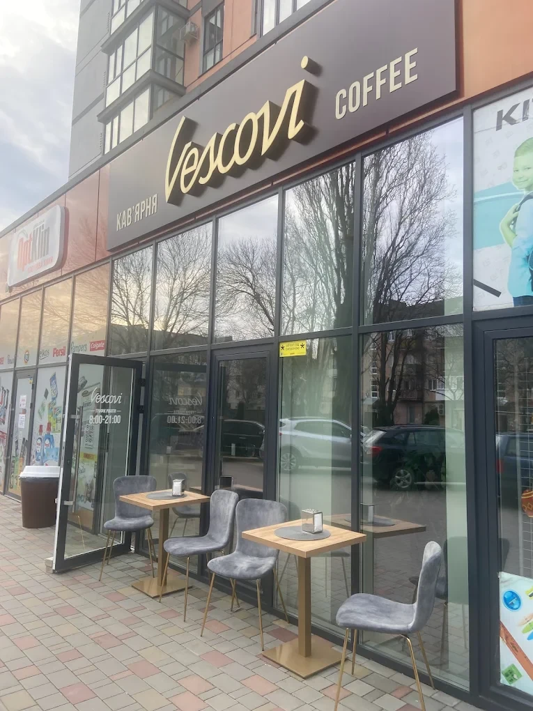 Фото фасаду з Google Maps. Фото фасаду з Google Maps.