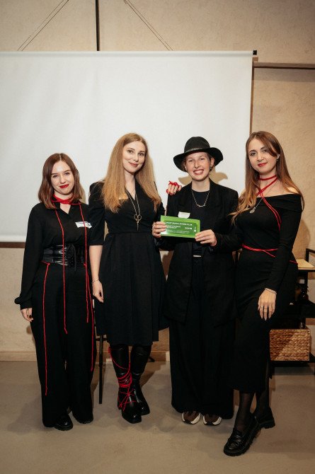 Сестри, що плетуть нитки долі і Дон Корлеоне. Ото наплели йому долю! Сестри, що плетуть нитки долі і Дон Корлеоне. Ото наплели йому долю!